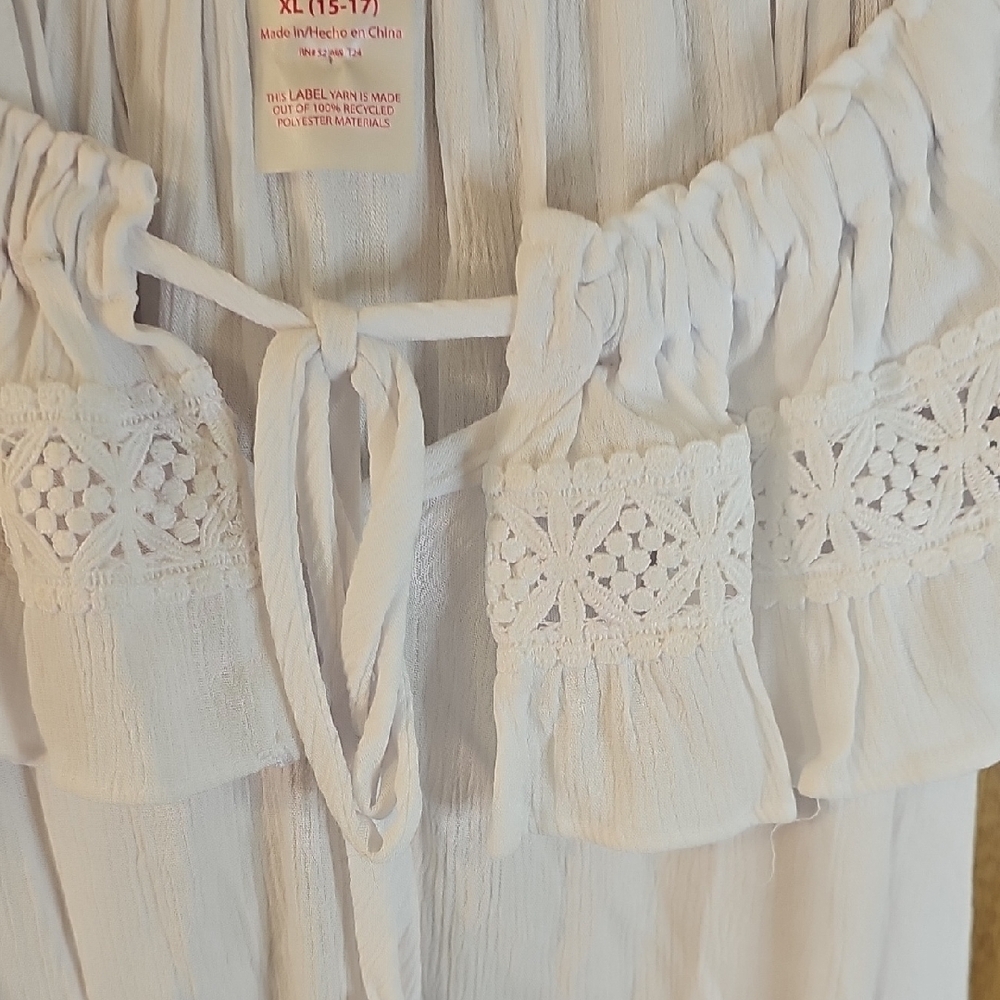 No Boundaries White Ruffle Blouse - Picture 3 of 8